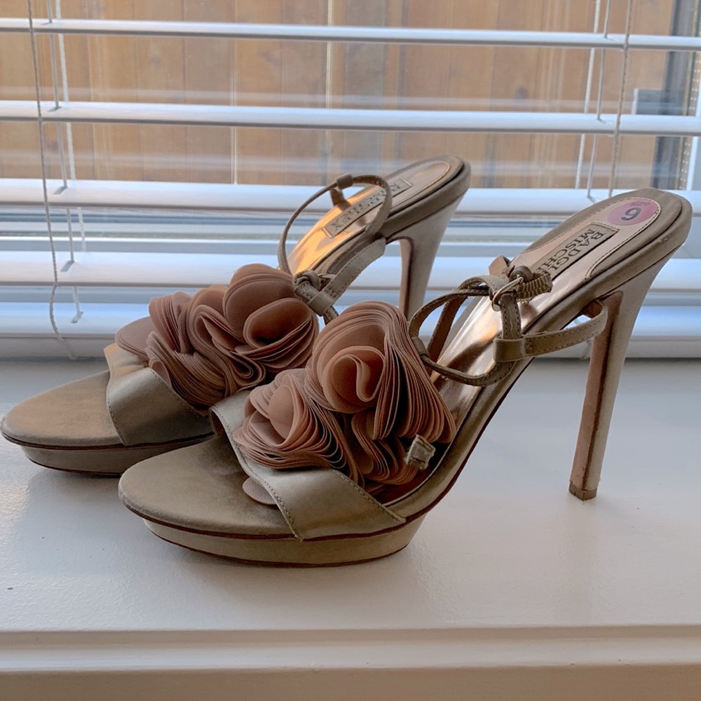 Badgley Mischka Size 9M Heels